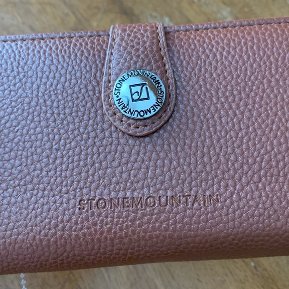 NWOT STONEMOUNTAIN Wallet Clutch Tan Brown - Picture 3 of 12